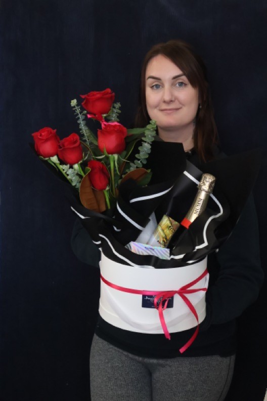Real Gift Hamper | Kiss From A Rose order made by Amy's Flowers