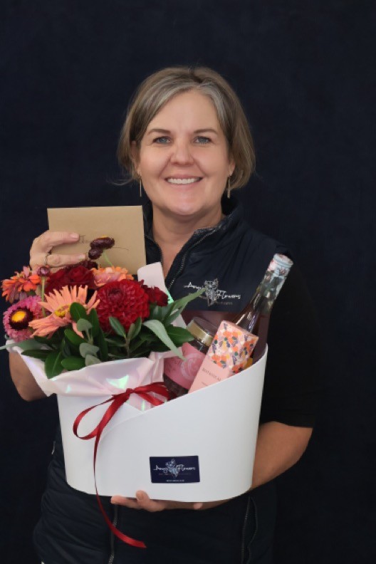 Real Gift Hamper Floral | Rosé all Day order made by Amy's Flowers