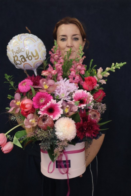 Real Hat Box | Tickle me Pink order made by Amy's Flowers