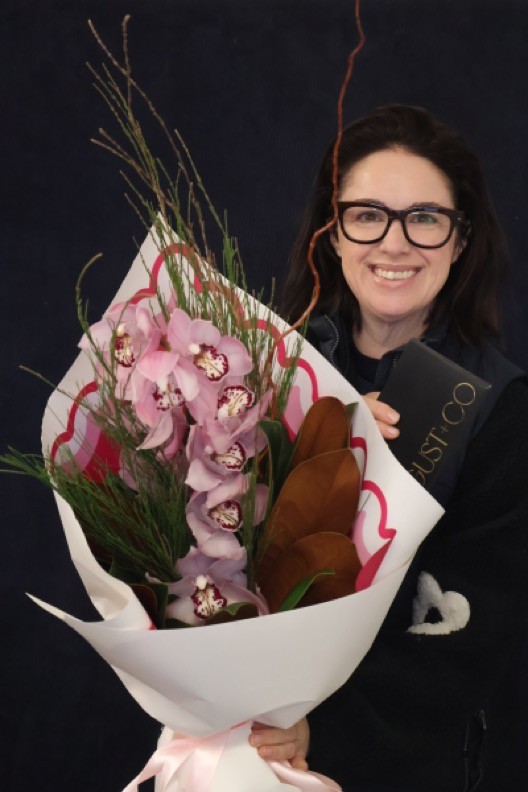 Recent Bouquet | Classy Cymbidium, 1 Stem order