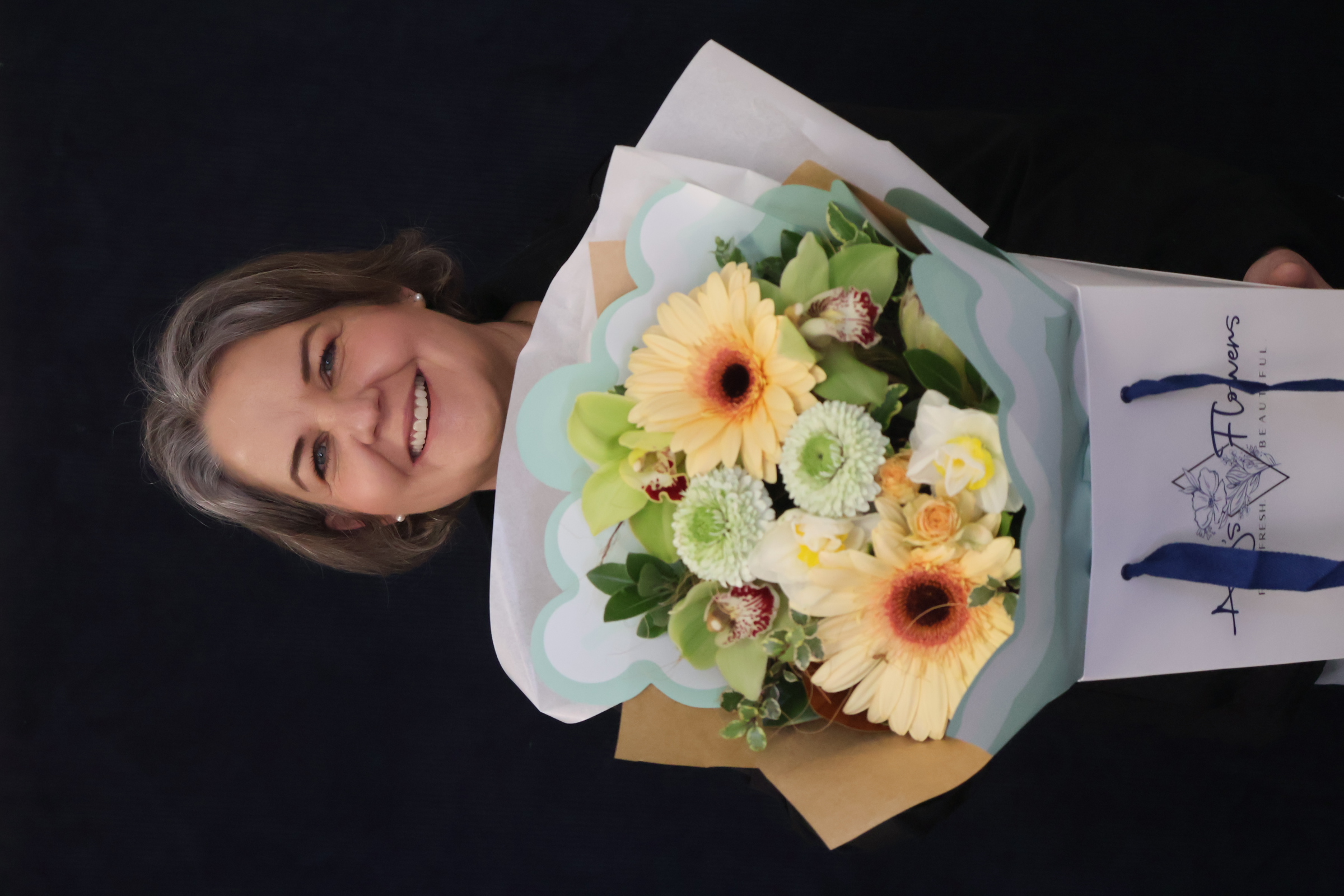 Real Bouquet | Classically Yours order made by Amy's Flowers